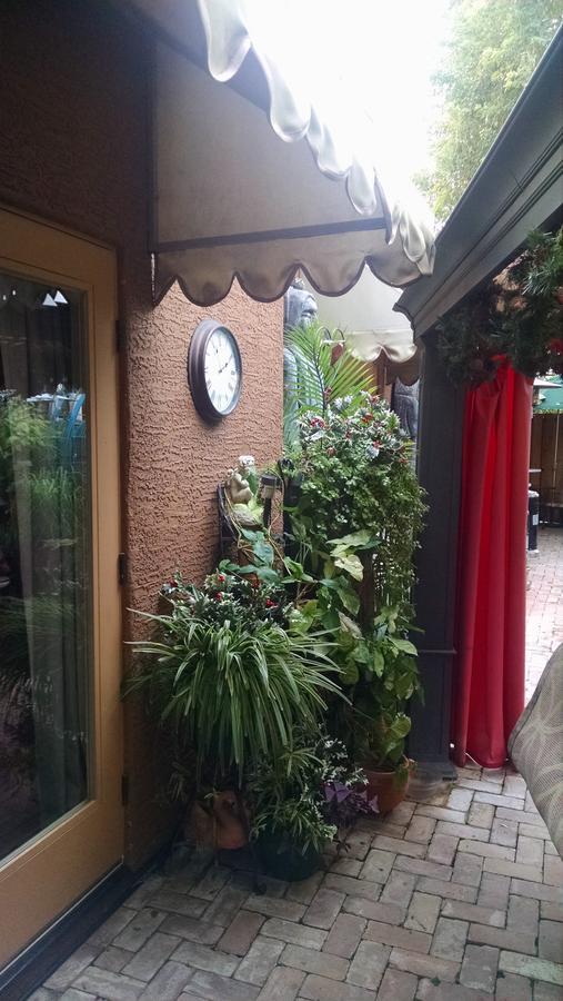 Don'S Elegante Bed & Breakfast Феникс Экстерьер фото